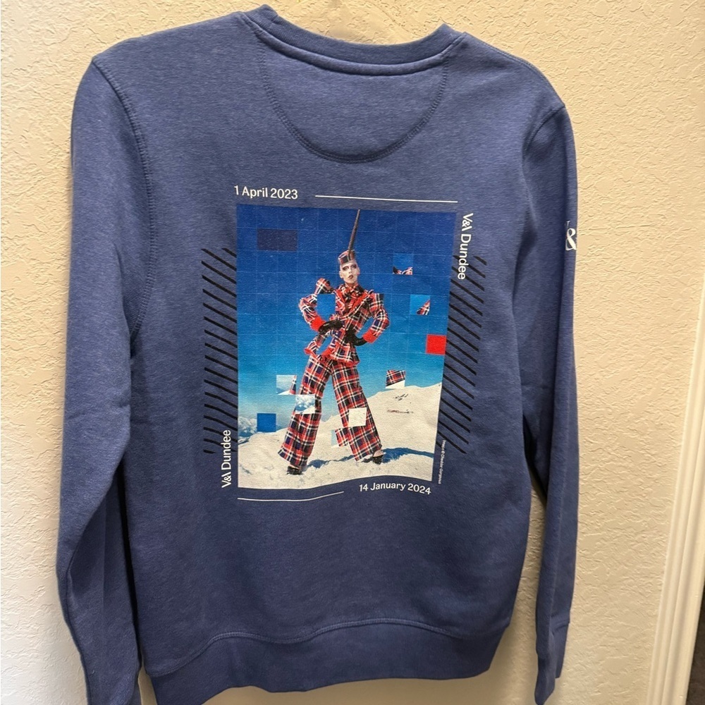 Blue Crewneck Sweater with Sporty Graphic Design
